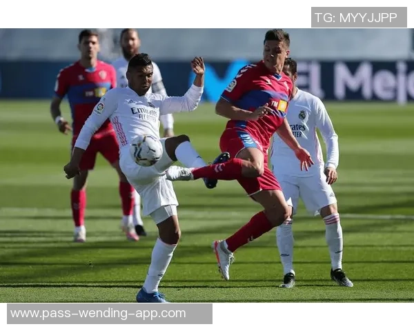 足球奇葩战术揭秘那些让人哭笑不得的奇特战术与意想不到的比赛结果