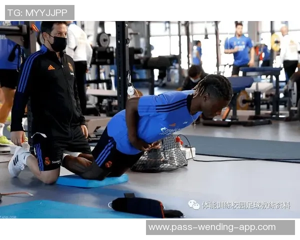 足球训练的有效方法与技巧分享助你提升球技与团队合作能力